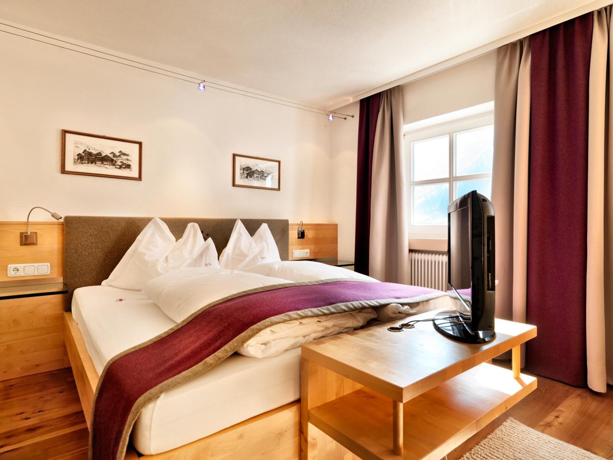 Hotel Goldener Adler - Im Sommer Silvretta Card Premium Inkludiert Ischgl Exterior photo