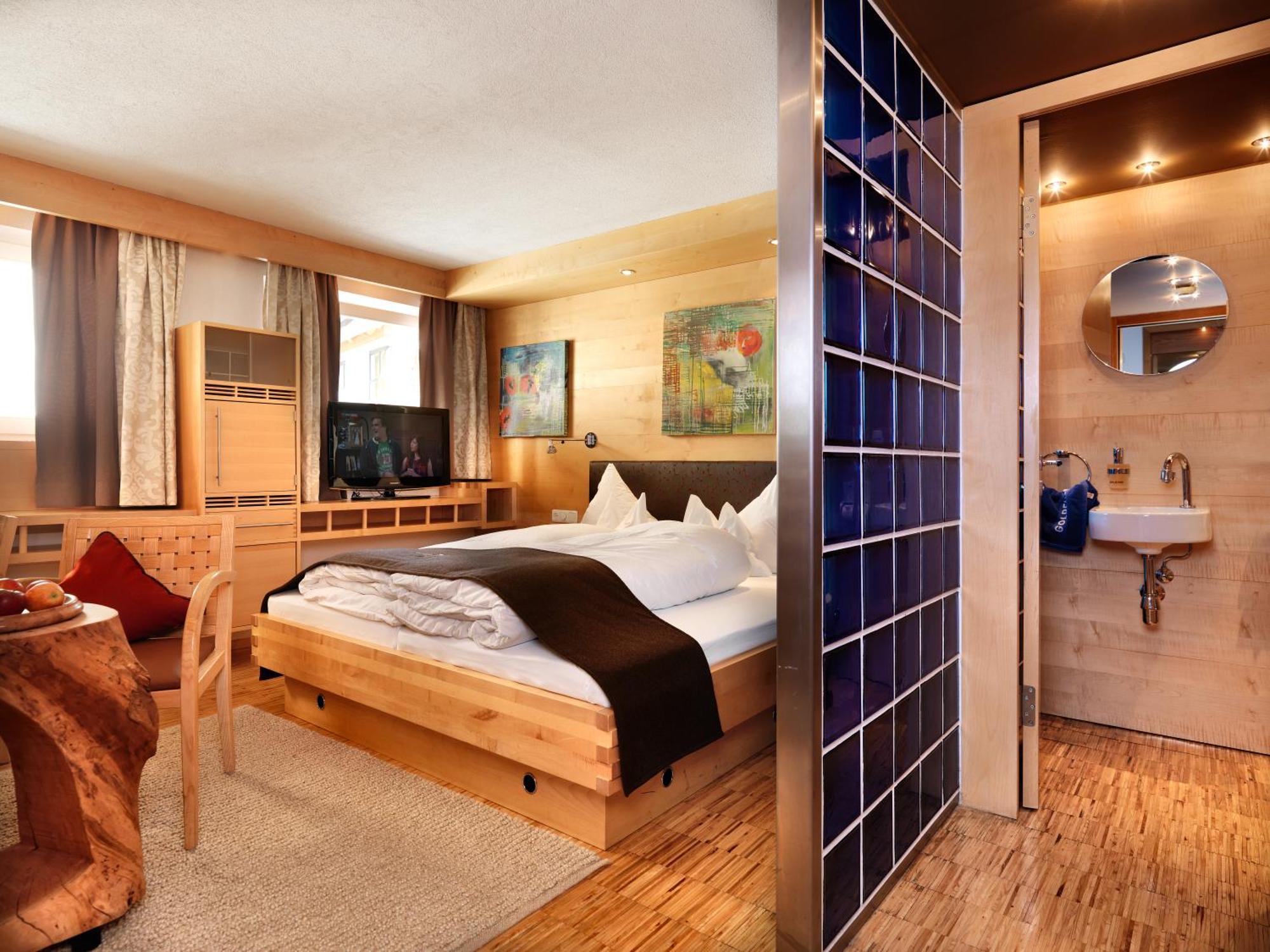Hotel Goldener Adler - Im Sommer Silvretta Card Premium Inkludiert Ischgl Exterior photo