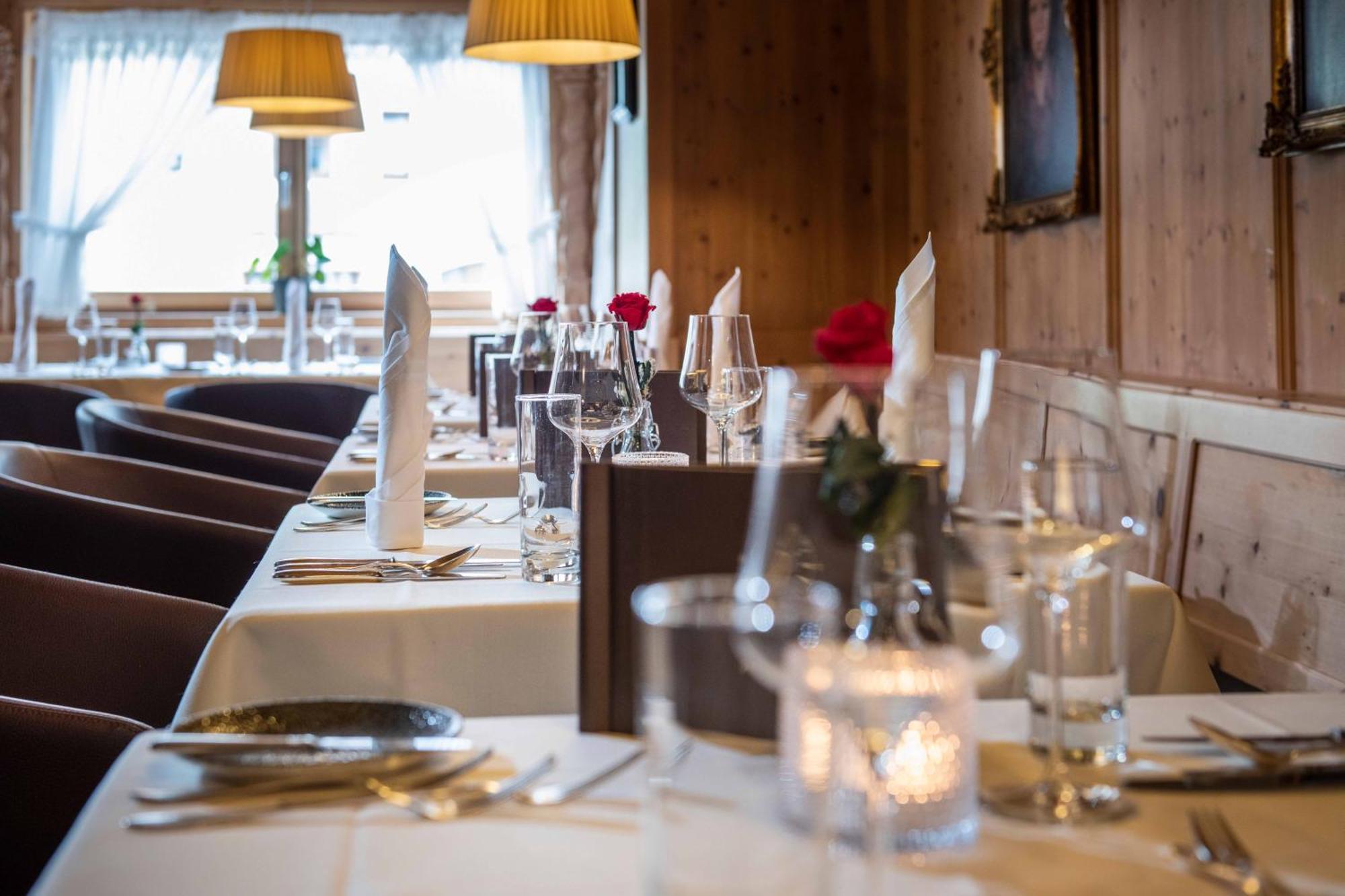 Hotel Goldener Adler - Im Sommer Silvretta Card Premium Inkludiert Ischgl Exterior photo