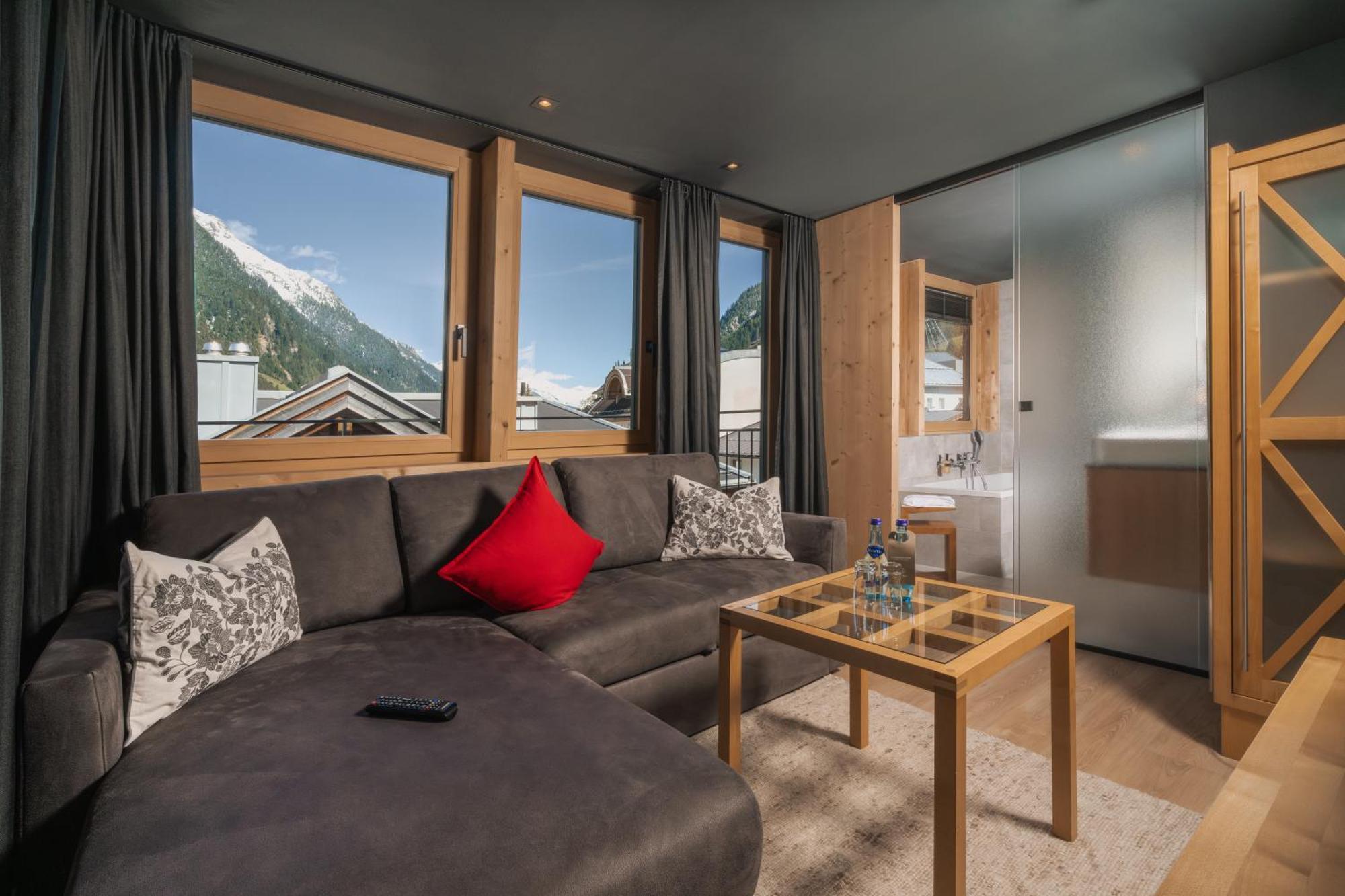 Hotel Goldener Adler - Im Sommer Silvretta Card Premium Inkludiert Ischgl Exterior photo